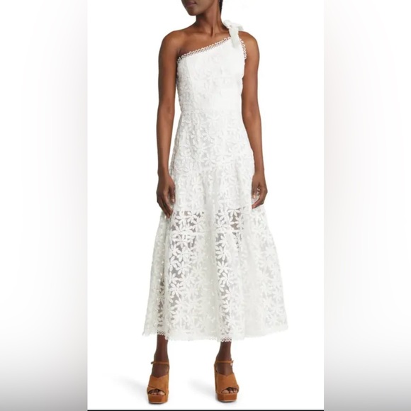Lost + Wander Dresses & Skirts - Like New! Lost + Wander White Lace Madonna Lily Maxi Dress | Size L